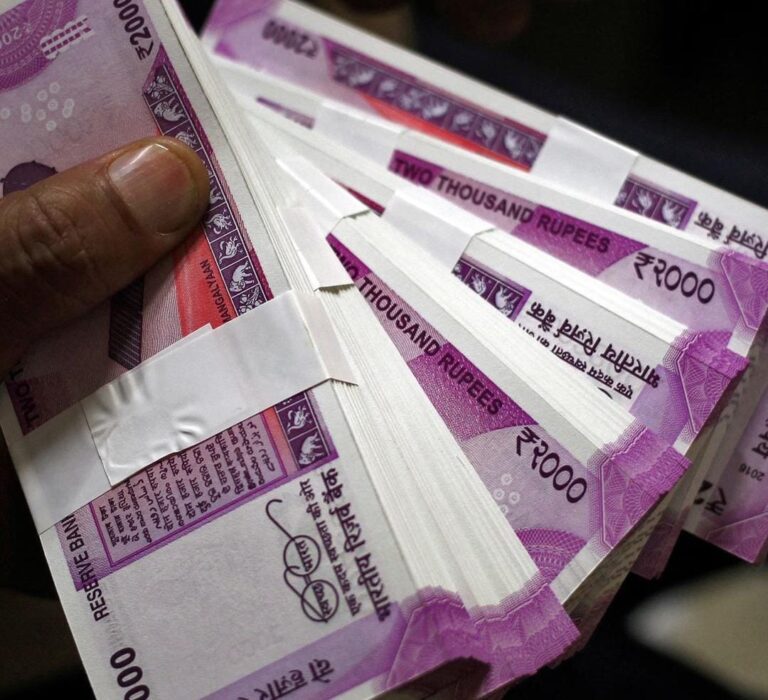 RBI ने बताया है कि ₹2000 का नोट अब भी पूरी तरह वैध (लीगल टेंडर) है.